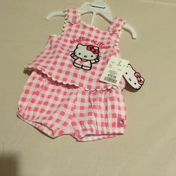 Hello kitty outfit - Picture 2 of 2